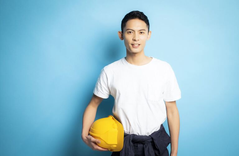 全くの未経験からでも優しい先輩がフォロー | 市原市で建設の求人なら安心の福利厚生の株式会社新栄機工